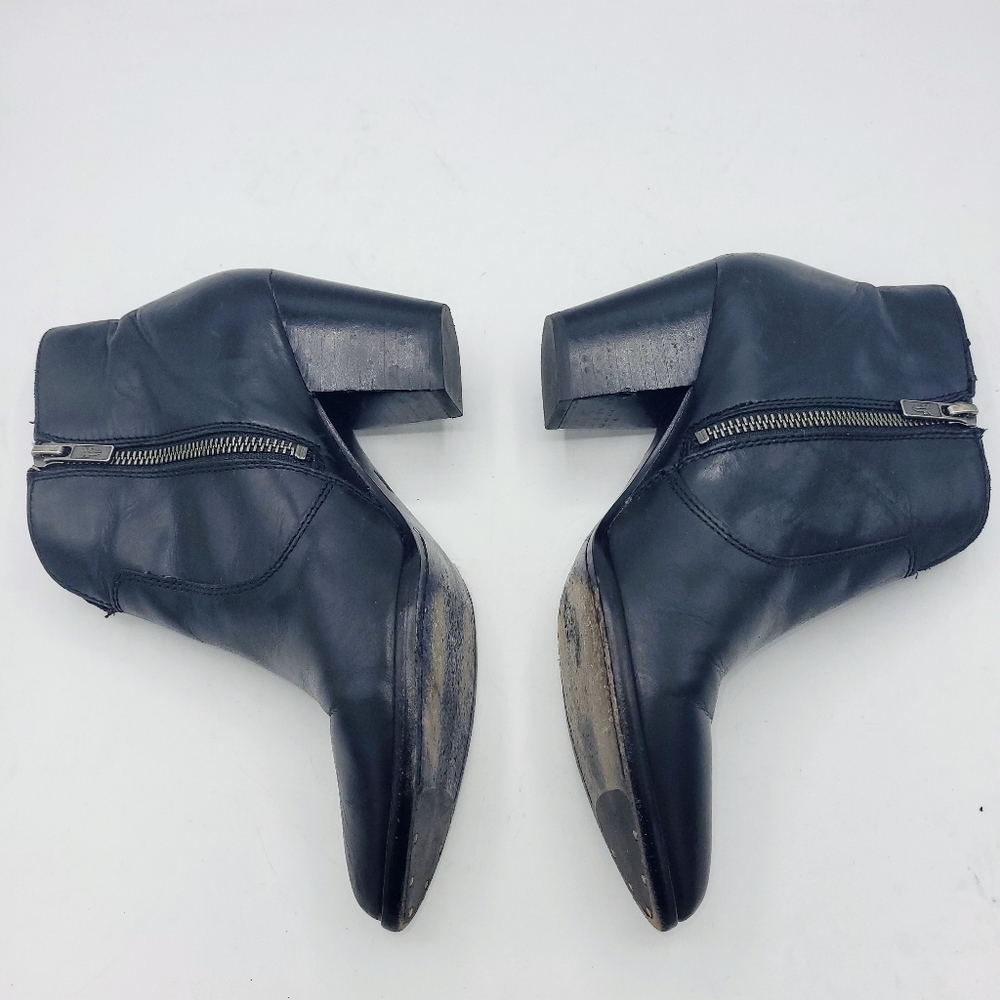 FRYE Jennifer Black Leather Ankle Side Zip Booties Size 7 M - Picture 3 of 16